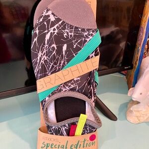 Fitkicks exercise sandals, brand new in package, size large
